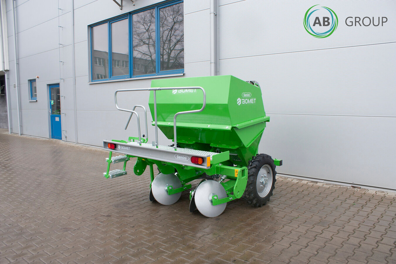 Bomet Gemini S339 two-row potato planter (inter-row width: 67.5 - 80 cm) - Sadzarka do ziemniaków: zdjęcie 4 Bomet Gemini S339 two-row potato planter (inter-row width: 67.5 - 80 cm) - Sadzarka do ziemniaków: zdjęcie 4