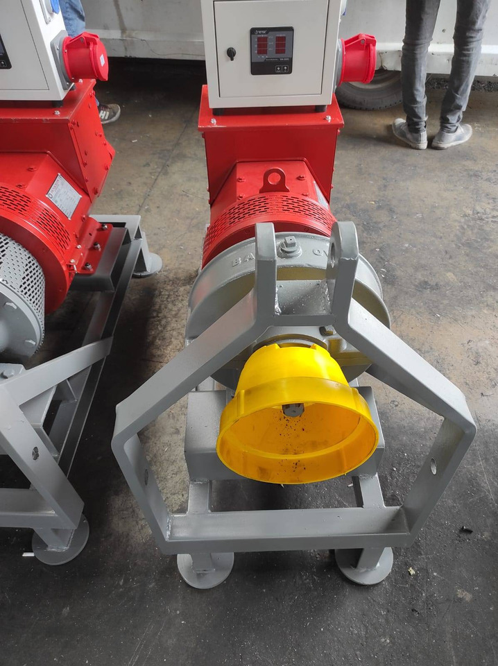 Elektro-Jen 25 kVa / 20 kW PTO driven generator with AVR control - ON STOCK - Generator budowlany: zdjęcie 3 Elektro-Jen 25 kVa / 20 kW PTO driven generator with AVR control - ON STOCK - Generator budowlany: zdjęcie 3