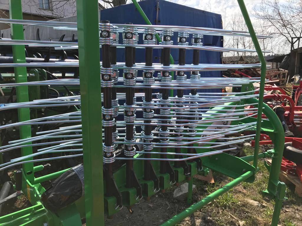 Inter-Tech Rotary Rake ZKT-420, 4.2 m - Przetrząsacz: zdjęcie 3 Inter-Tech Rotary Rake ZKT-420, 4.2 m - Przetrząsacz: zdjęcie 3