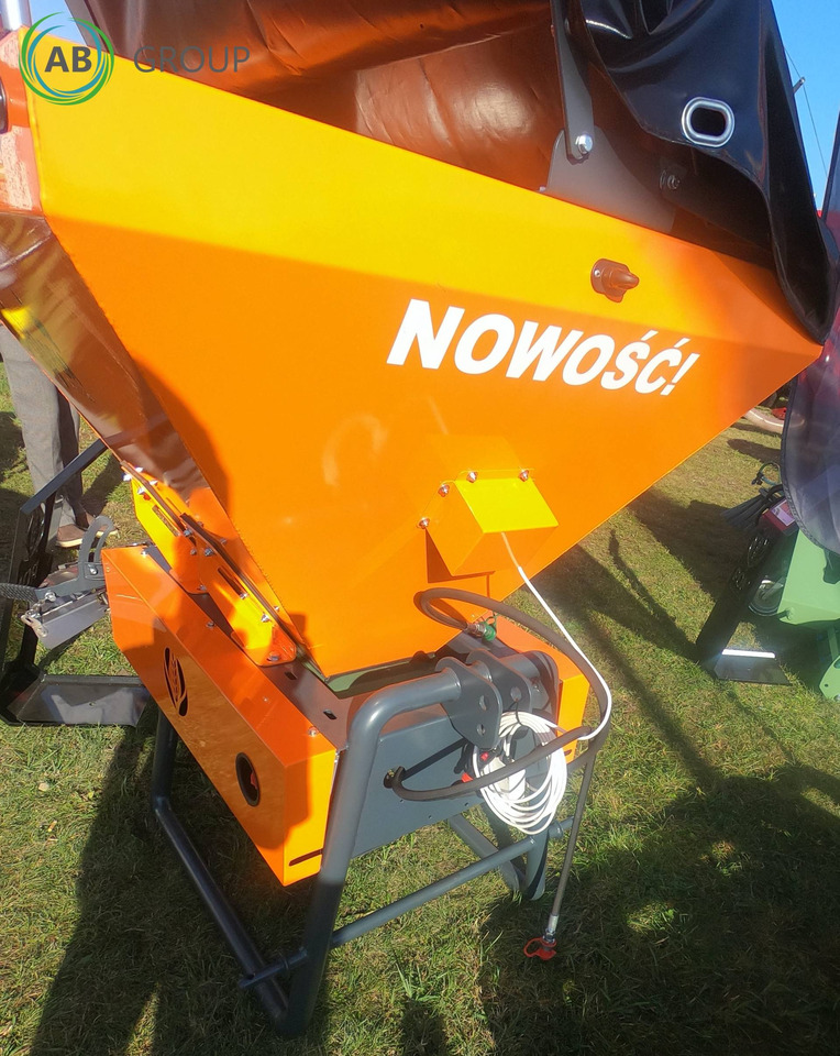 POM Augustów spreader Motyl N031M hydraulic-electric drive - Brona talerzowa: zdjęcie 4 POM Augustów spreader Motyl N031M hydraulic-electric drive - Brona talerzowa: zdjęcie 4