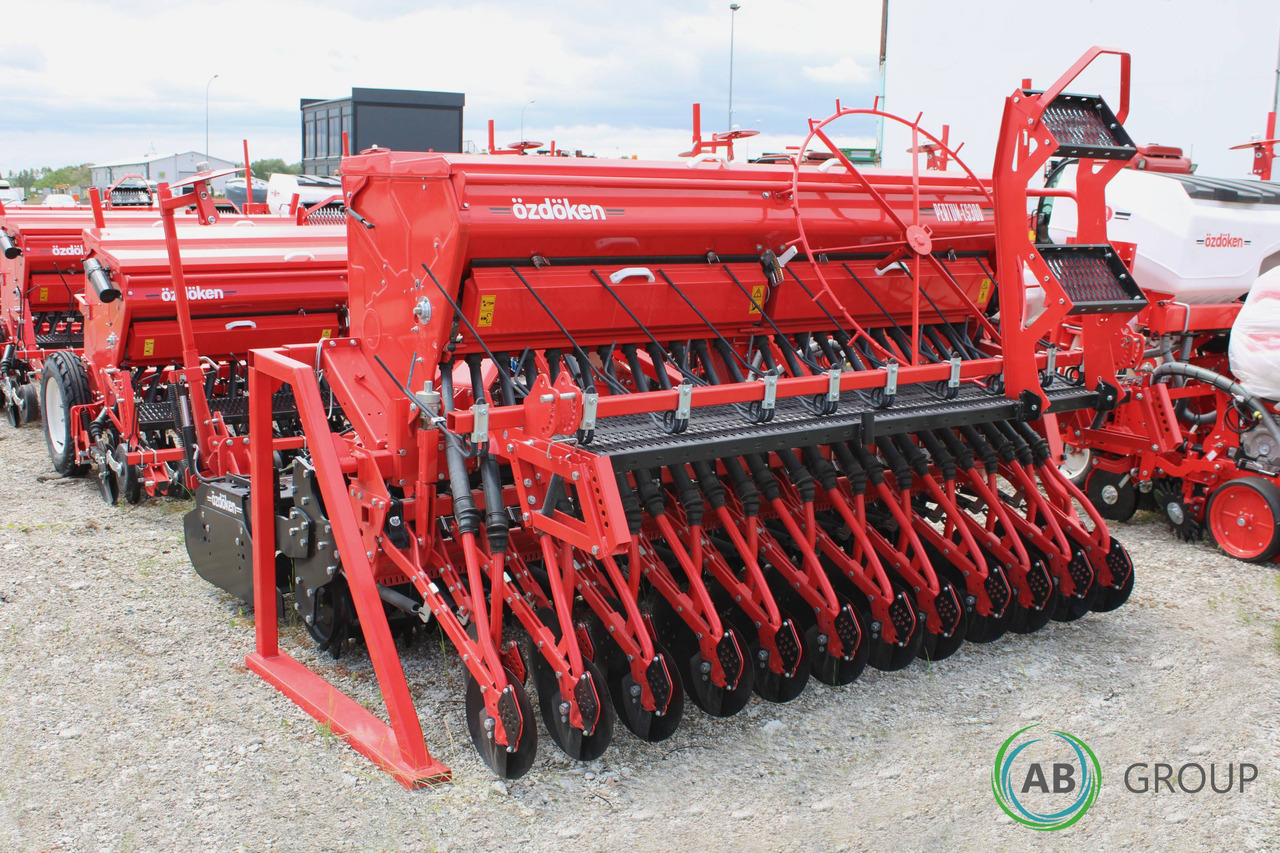 Seedbed and seeding unit mounted on Ozdoken Pertum CS-300 active harrow – single-disc coulter, Packer roller - Agregat uprawowo-siewny: zdjęcie 2 Seedbed and seeding unit mounted on Ozdoken Pertum CS-300 active harrow – single-disc coulter, Packer roller - Agregat uprawowo-siewny: zdjęcie 2