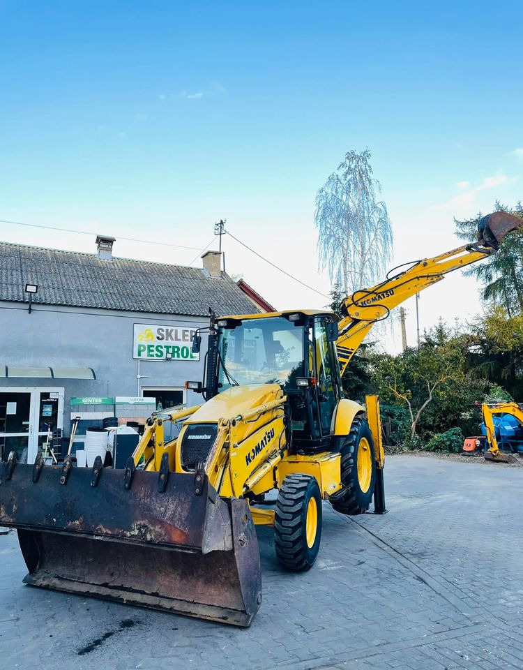 Komatsu WB93R - Koparko-ładowarka: zdjęcie 3 Komatsu WB93R - Koparko-ładowarka: zdjęcie 3