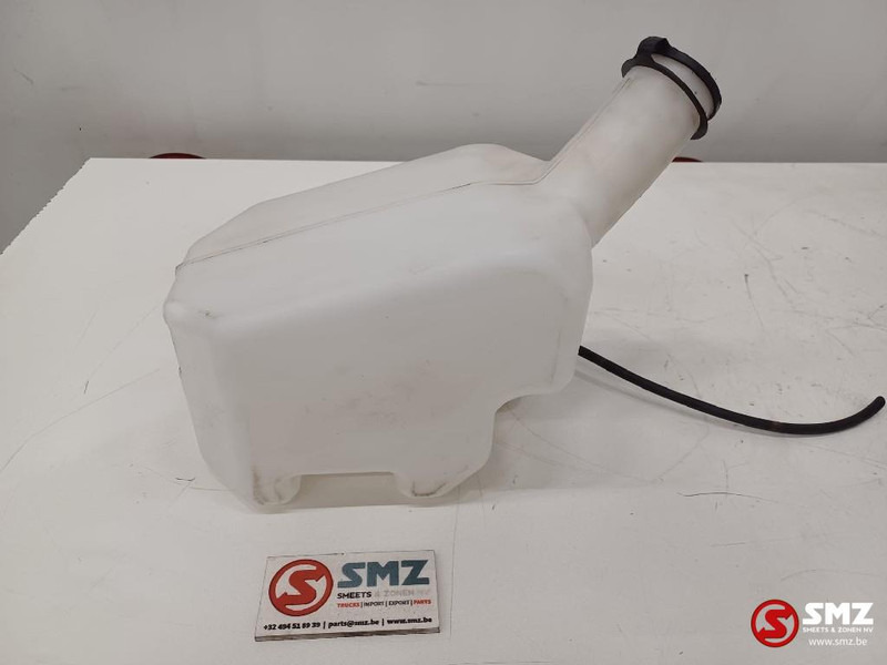 Caterpillar Window washer tank Caterpillar - Wycieraczka do Urządzeń transportu wewnętrznego: zdjęcie 2 Caterpillar Window washer tank Caterpillar - Wycieraczka do Urządzeń transportu wewnętrznego: zdjęcie 2