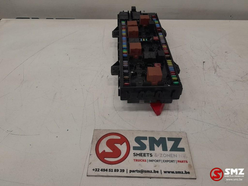 Renault Occ ECU VMCU2 regeleenheid Renault - ECU do Samochodów ciężarowych: zdjęcie 3 Renault Occ ECU VMCU2 regeleenheid Renault - ECU do Samochodów ciężarowych: zdjęcie 3