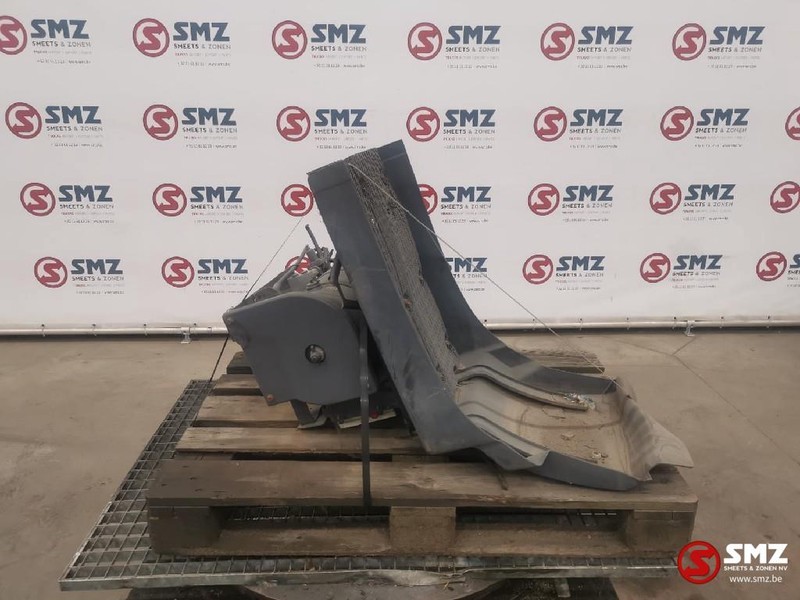 Volvo Occ Spatbord links met luchtketel Volvo FM9 - Błotnik do Samochodów ciężarowych: zdjęcie 3 Volvo Occ Spatbord links met luchtketel Volvo FM9 - Błotnik do Samochodów ciężarowych: zdjęcie 3