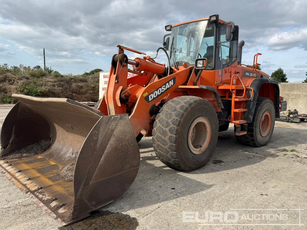 Doosan DL300 - Ładowarka kołowa: zdjęcie 1 Doosan DL300 - Ładowarka kołowa: zdjęcie 1