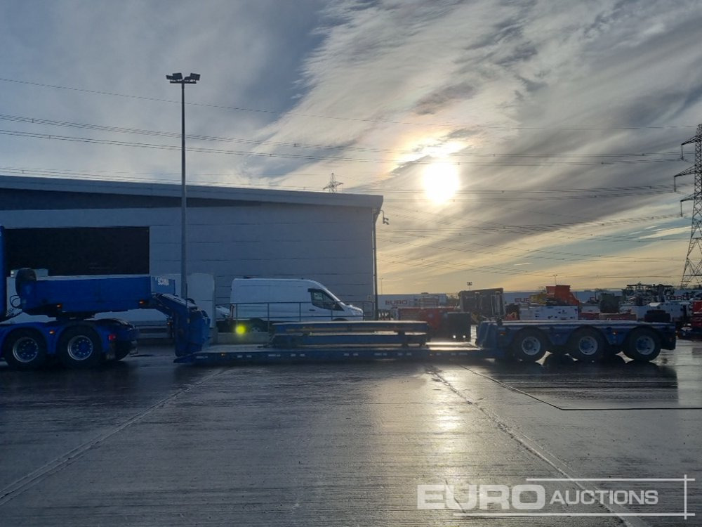 Faymonville Tri-Axle - Naczepa niskopodwoziowa: zdjęcie 2 Faymonville Tri-Axle - Naczepa niskopodwoziowa: zdjęcie 2