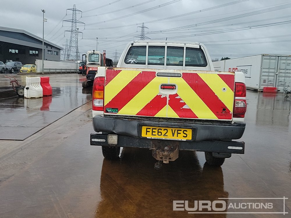 Toyota Hilux - Pick-up: zdjęcie 5 Toyota Hilux - Pick-up: zdjęcie 5