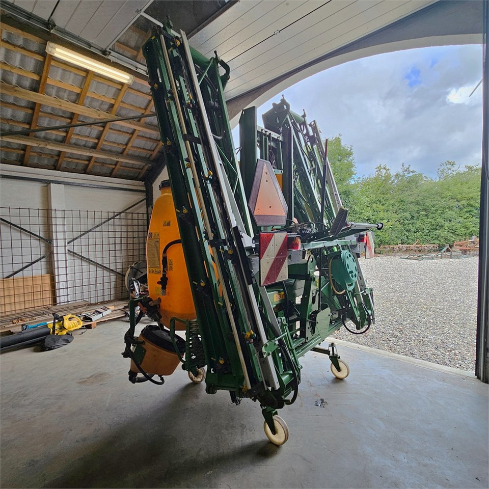 Amazone UF1200 - Opryskiwacz polowy: zdjęcie 3 Amazone UF1200 - Opryskiwacz polowy: zdjęcie 3