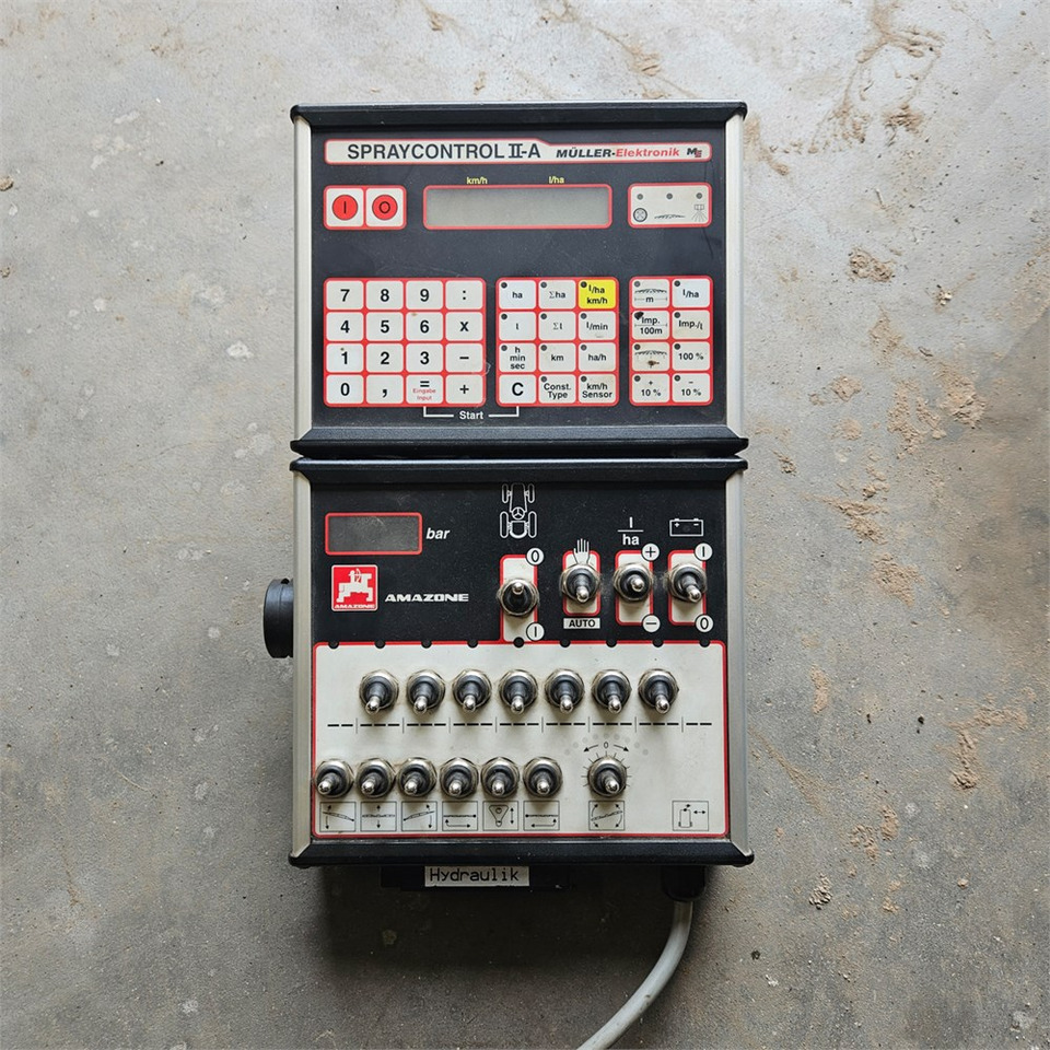 Amazone UF1200 - Opryskiwacz polowy: zdjęcie 5 Amazone UF1200 - Opryskiwacz polowy: zdjęcie 5