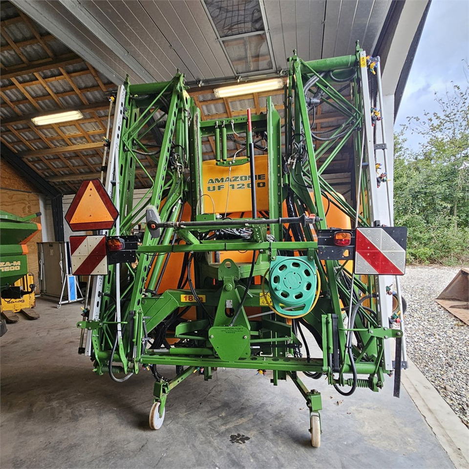 Amazone UF1200 - Opryskiwacz polowy: zdjęcie 2 Amazone UF1200 - Opryskiwacz polowy: zdjęcie 2