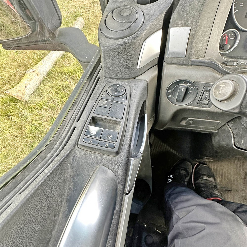 Ciągnik siodłowy MAN TG 26.6x2-2 BLS: zdjęcie 19