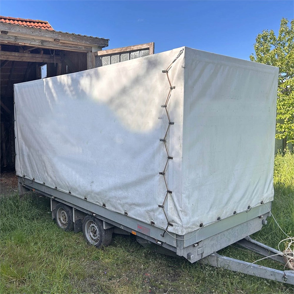 Eduard 4 - Przyczepa z plandeką: zdjęcie 1 Eduard 4 - Przyczepa z plandeką: zdjęcie 1