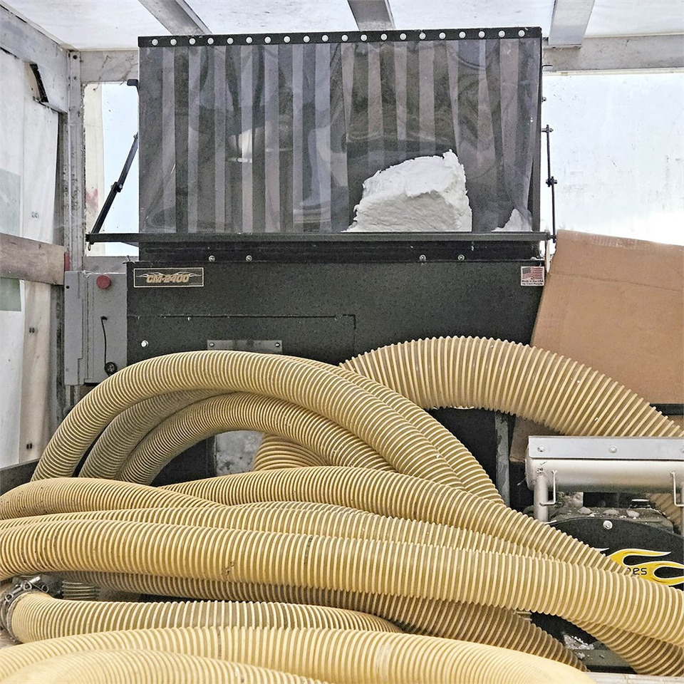 Eduard 4 - Przyczepa z plandeką: zdjęcie 3 Eduard 4 - Przyczepa z plandeką: zdjęcie 3