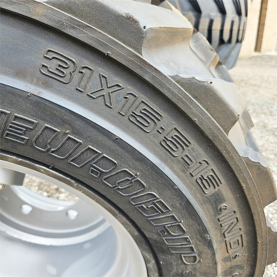 Giant 31X15,5-15 - Kompletne koło do Maszyn budowlanych: zdjęcie 3 Giant 31X15,5-15 - Kompletne koło do Maszyn budowlanych: zdjęcie 3