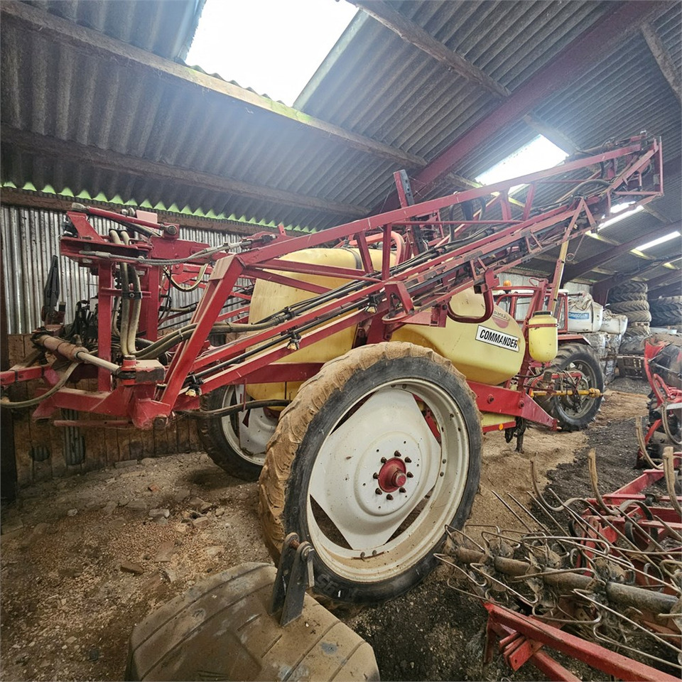 Hardi CM2 Commander 2.800 l - Opryskiwacz polowy: zdjęcie 4 Hardi CM2 Commander 2.800 l - Opryskiwacz polowy: zdjęcie 4