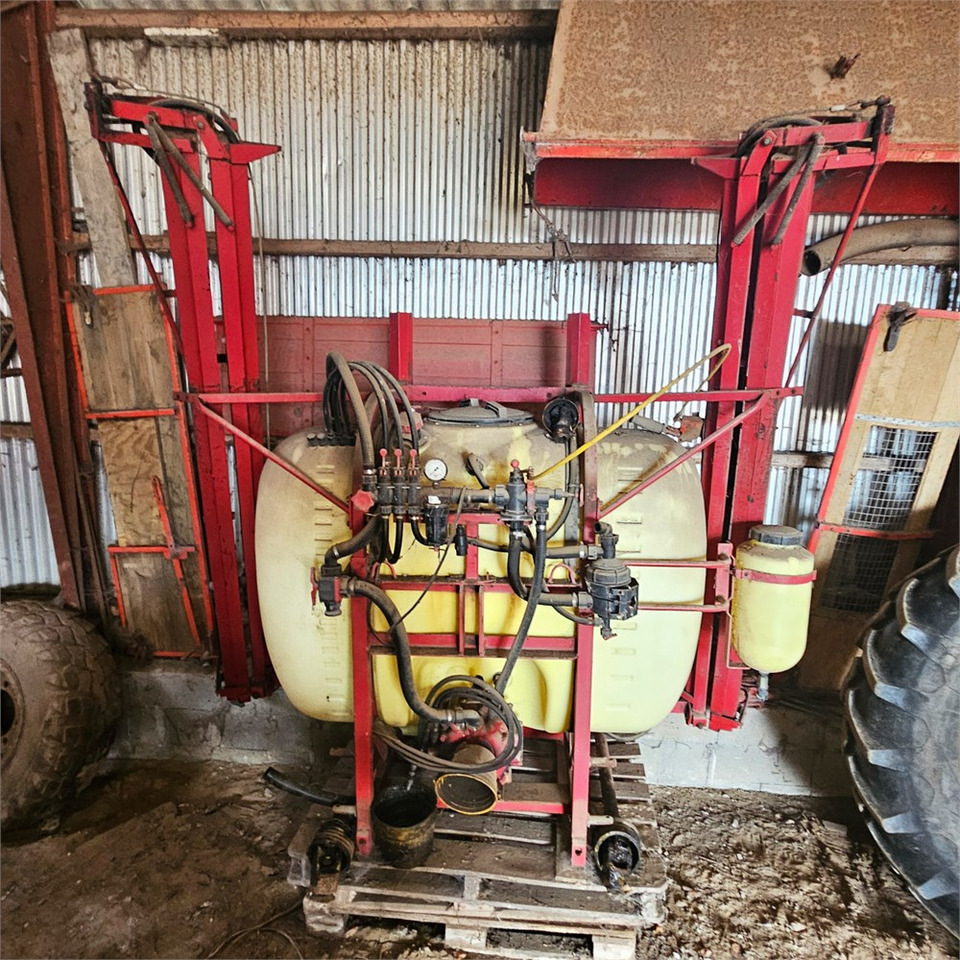 Hardi LXY 800 - Opryskiwacz polowy: zdjęcie 2 Hardi LXY 800 - Opryskiwacz polowy: zdjęcie 2