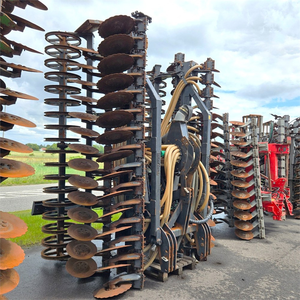 Intertech 7,5m - Maszyna do nawożenia: zdjęcie 3 Intertech 7,5m - Maszyna do nawożenia: zdjęcie 3