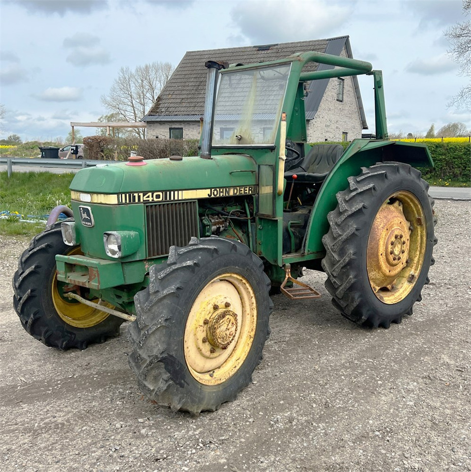 John Deere 1140 - Ciągnik rolniczy: zdjęcie 1 John Deere 1140 - Ciągnik rolniczy: zdjęcie 1