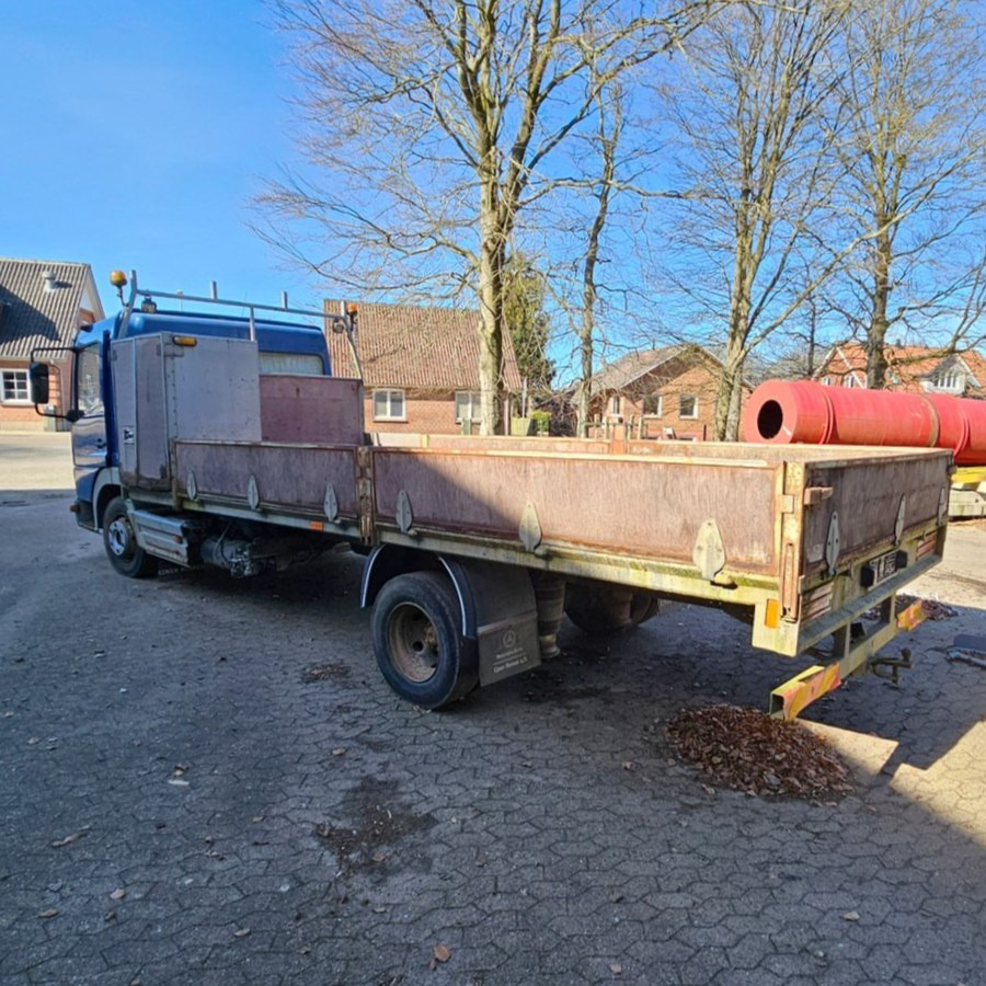 Mercedes ATEGO 817 - Samochód ciężarowy skrzyniowy/ Platforma: zdjęcie 3 Mercedes ATEGO 817 - Samochód ciężarowy skrzyniowy/ Platforma: zdjęcie 3