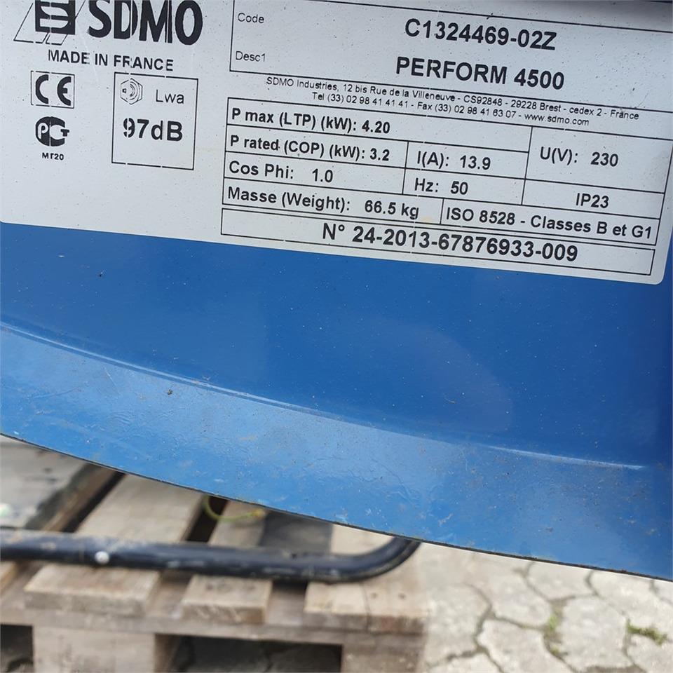 SDMO 4500 - Generator budowlany: zdjęcie 4 SDMO 4500 - Generator budowlany: zdjęcie 4