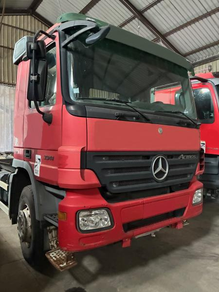 Mercedes 6X4 ACTROS 3341 - Ciężarówka hakowiec: zdjęcie 2 Mercedes 6X4 ACTROS 3341 - Ciężarówka hakowiec: zdjęcie 2
