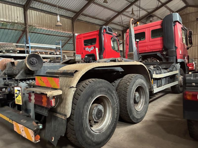 Mercedes 6X4 ACTROS 3341 - Ciężarówka hakowiec: zdjęcie 5 Mercedes 6X4 ACTROS 3341 - Ciężarówka hakowiec: zdjęcie 5