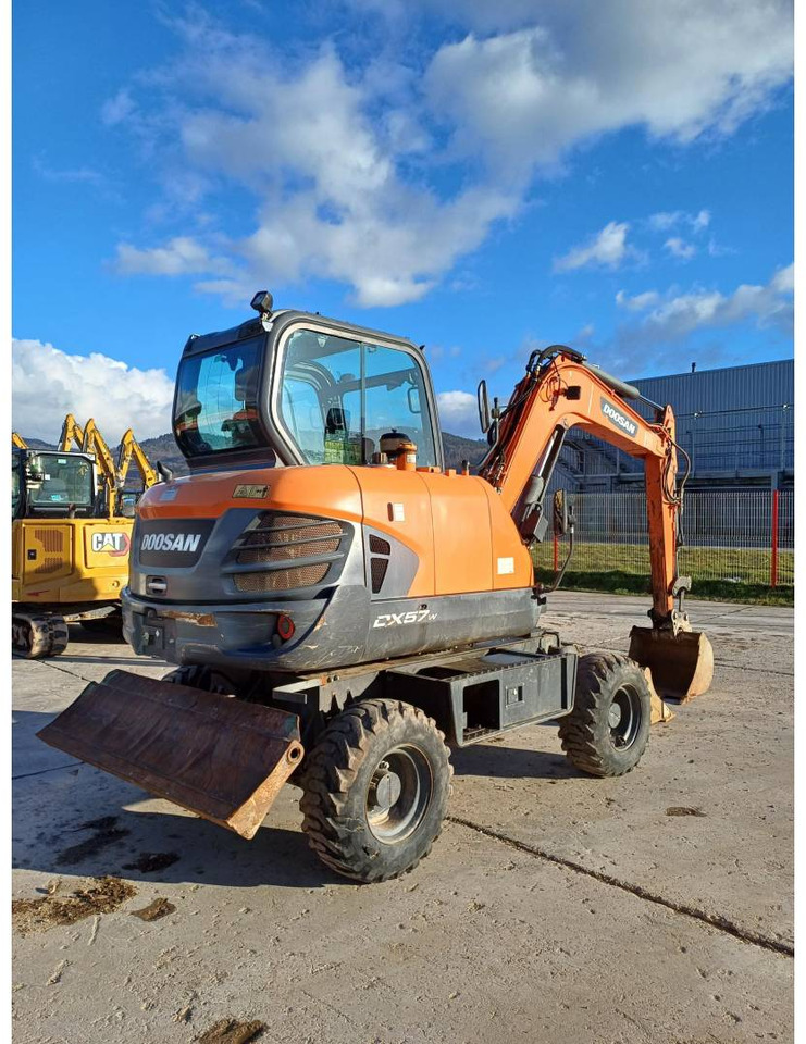 DOOSAN INFRACORE AMERICA CORP. DX57W-7 - Koparka kołowa: zdjęcie 3 DOOSAN INFRACORE AMERICA CORP. DX57W-7 - Koparka kołowa: zdjęcie 3