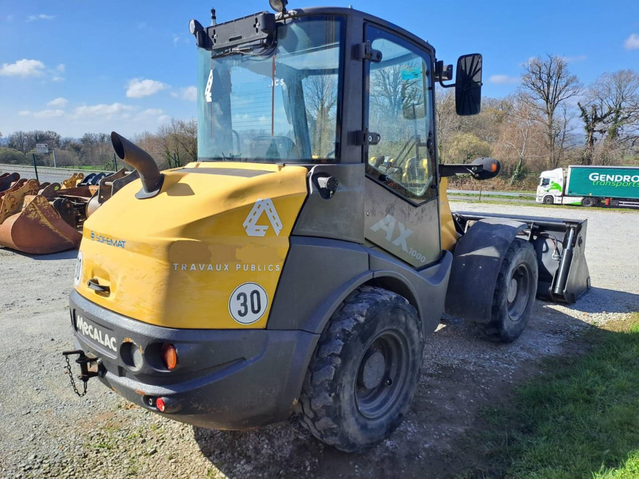 MECALAC AX1000 - Miniładowarka: zdjęcie 3 MECALAC AX1000 - Miniładowarka: zdjęcie 3