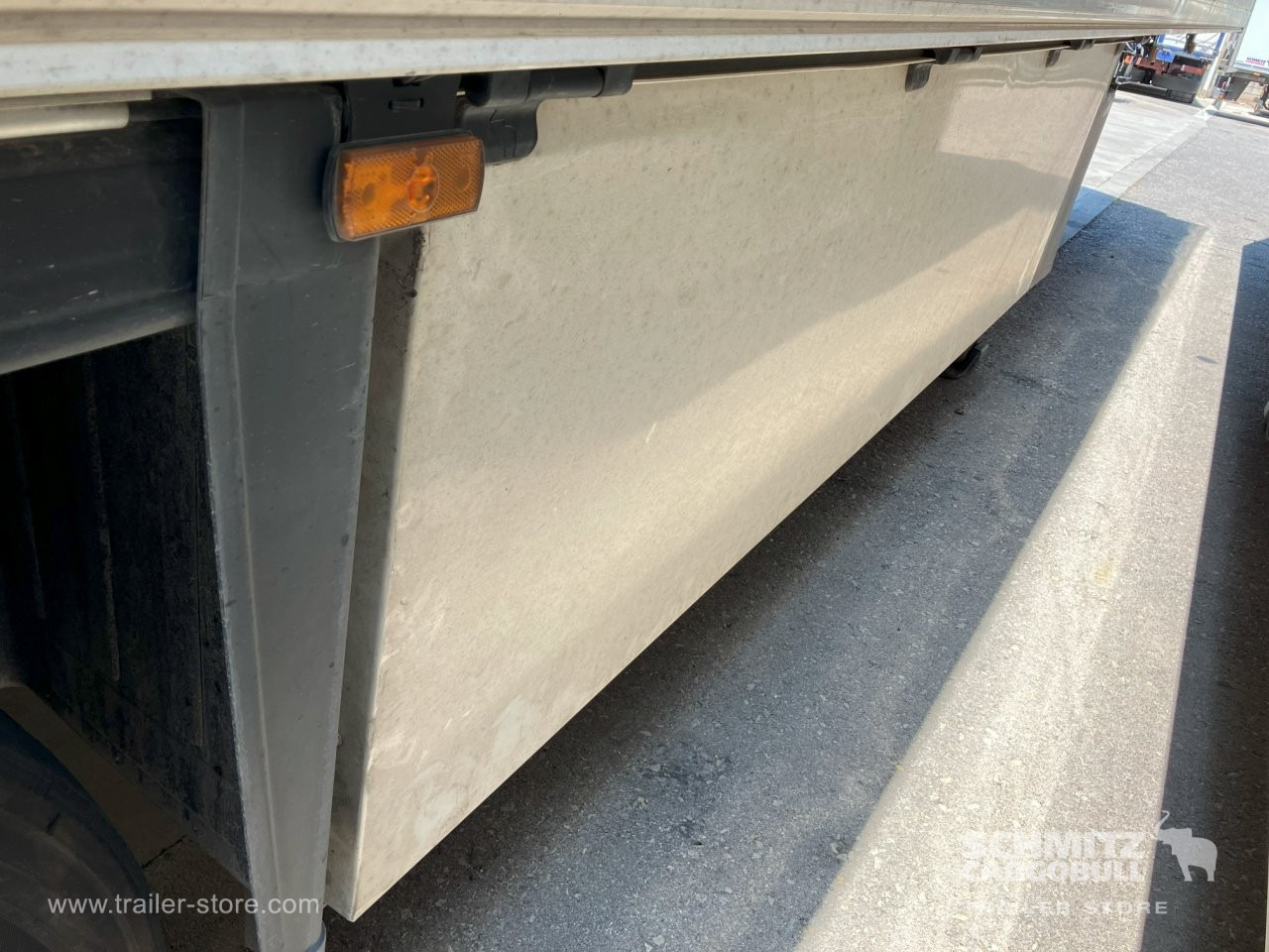 SCHMITZ Semiremolque Frigo Standard Double deck - Naczepa izotermiczna: zdjęcie 2 SCHMITZ Semiremolque Frigo Standard Double deck - Naczepa izotermiczna: zdjęcie 2