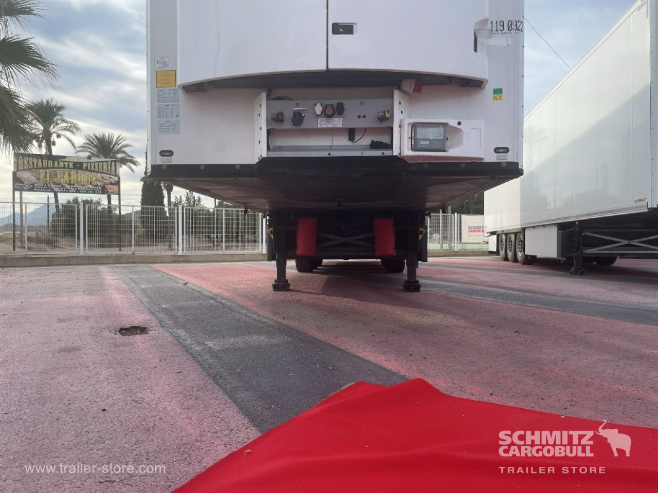 SCHMITZ Semiremolque Frigo Standard - Naczepa izotermiczna: zdjęcie 2 SCHMITZ Semiremolque Frigo Standard - Naczepa izotermiczna: zdjęcie 2