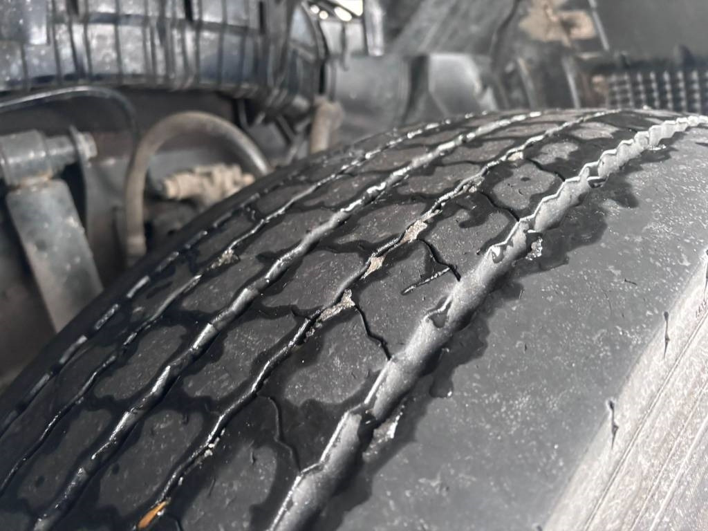 Ciężarówka hakowiec Scania P 360: zdjęcie 8 Ciężarówka hakowiec Scania P 360: zdjęcie 8