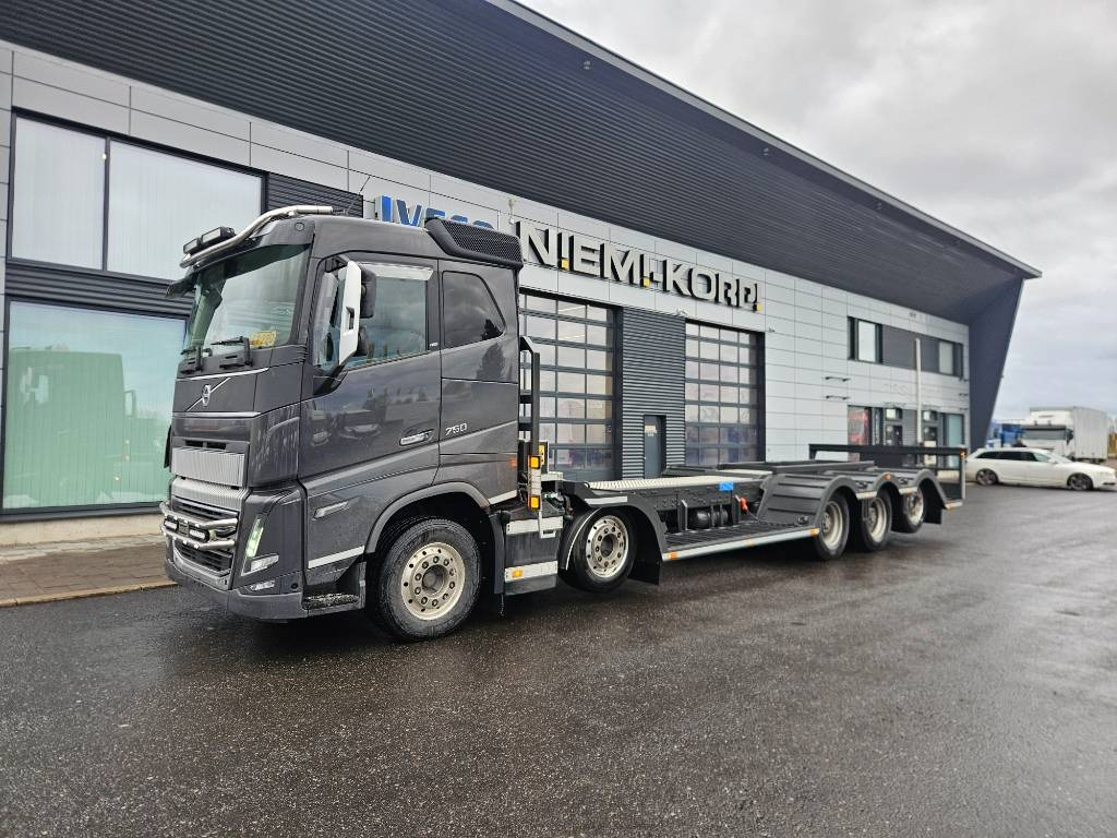 Volvo FH16 750 10x4 uudella metsäkoneritilällä - Samochód do drewna: zdjęcie 1 Volvo FH16 750 10x4 uudella metsäkoneritilällä - Samochód do drewna: zdjęcie 1