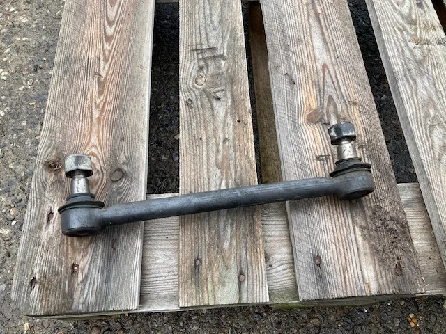 Volvo Anti roll arm – Volvo 23235621 - Drążek stabilizatora do Samochodów ciężarowych: zdjęcie 1 Volvo Anti roll arm – Volvo 23235621 - Drążek stabilizatora do Samochodów ciężarowych: zdjęcie 1