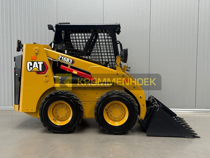 Caterpillar 216 B3 - Miniładowarka: zdjęcie 5 Caterpillar 216 B3 - Miniładowarka: zdjęcie 5