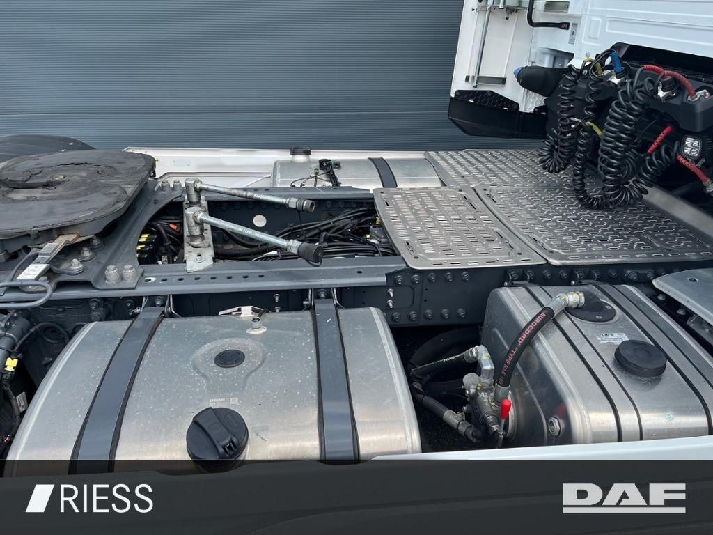 DAF XG+ 530 FT Alcoa Leder Intarder Standklima Hydra DAF XG+ 530 FT Alcoa Leder Intarder Standklima Hydra - Ciągnik siodłowy: zdjęcie 4 DAF XG+ 530 FT Alcoa Leder Intarder Standklima Hydra DAF XG+ 530 FT Alcoa Leder Intarder Standklima Hydra - Ciągnik siodłowy: zdjęcie 4