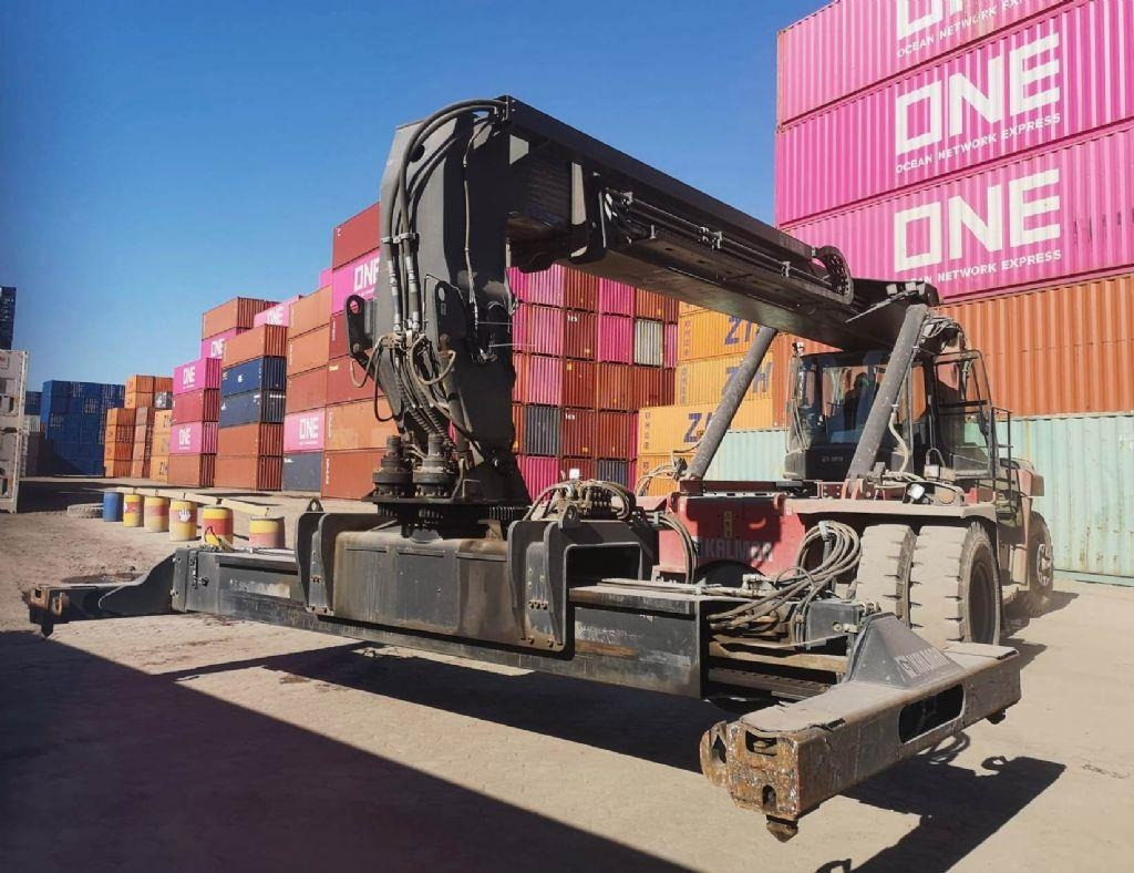 Kalmar DRG100-54S6 - Reach stacker: zdjęcie 2 Kalmar DRG100-54S6 - Reach stacker: zdjęcie 2