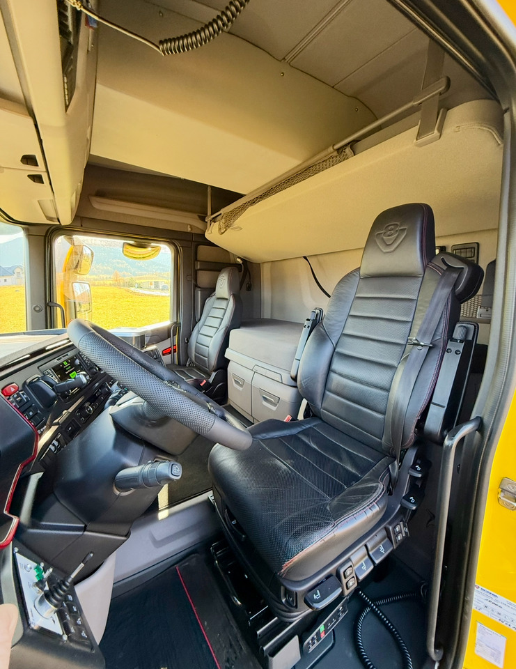 Samochód do drewna, Samochod ciężarowy z HDS SCANIA R650: zdjęcie 12