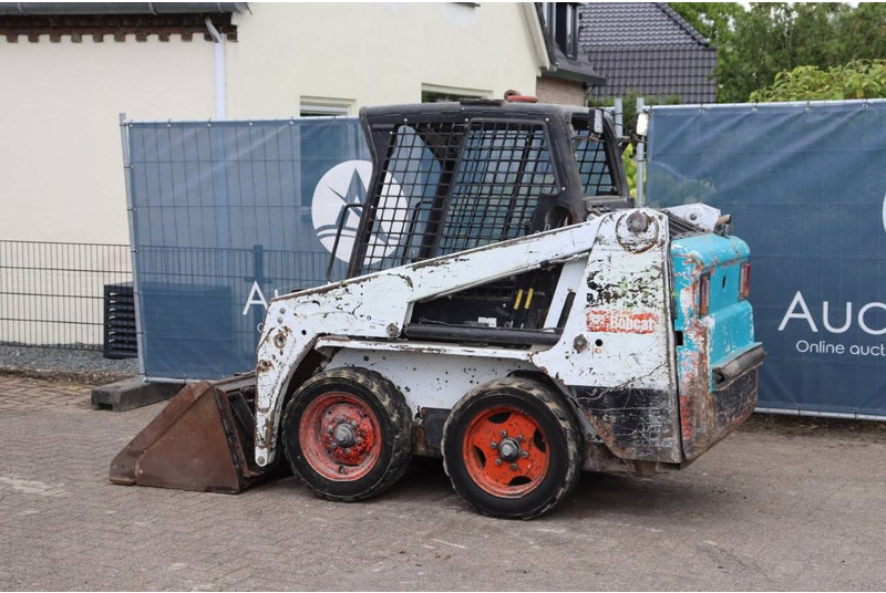 Bobcat S100 - Ładowarka kołowa: zdjęcie 3 Bobcat S100 - Ładowarka kołowa: zdjęcie 3