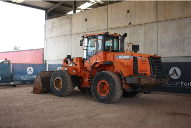 Doosan DL300 Series III - Ładowarka kołowa: zdjęcie 3 Doosan DL300 Series III - Ładowarka kołowa: zdjęcie 3