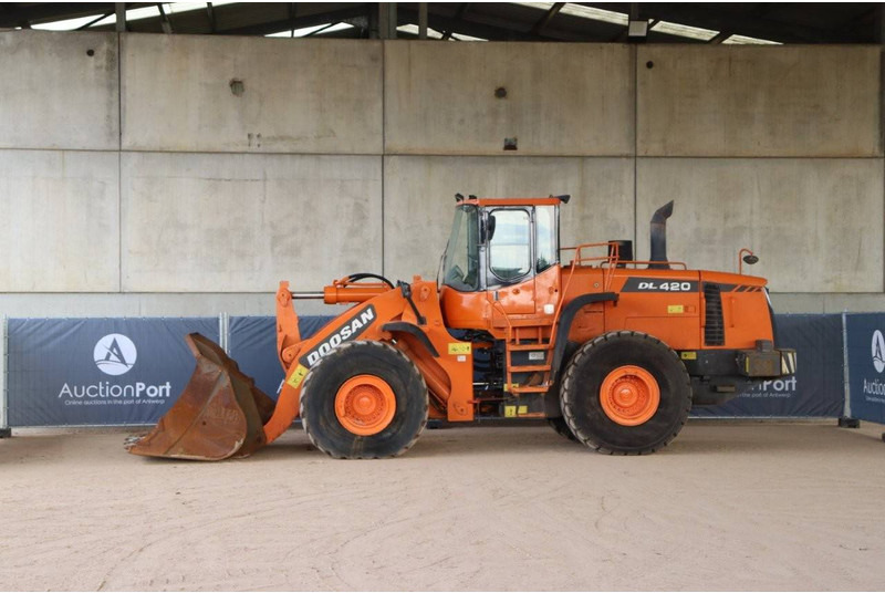 Doosan DL420 - Ładowarka kołowa: zdjęcie 1 Doosan DL420 - Ładowarka kołowa: zdjęcie 1