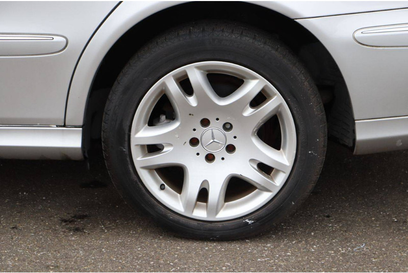 Samochód osobowy Mercedes-Benz E-Klasse E500 4-MATIC: zdjęcie 16