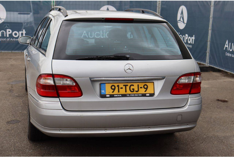Samochód osobowy Mercedes-Benz E-Klasse E500 4-MATIC: zdjęcie 17
