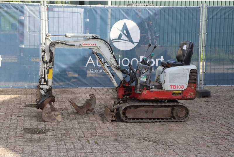 Takeuchi TB108 - Minikoparka: zdjęcie 1 Takeuchi TB108 - Minikoparka: zdjęcie 1