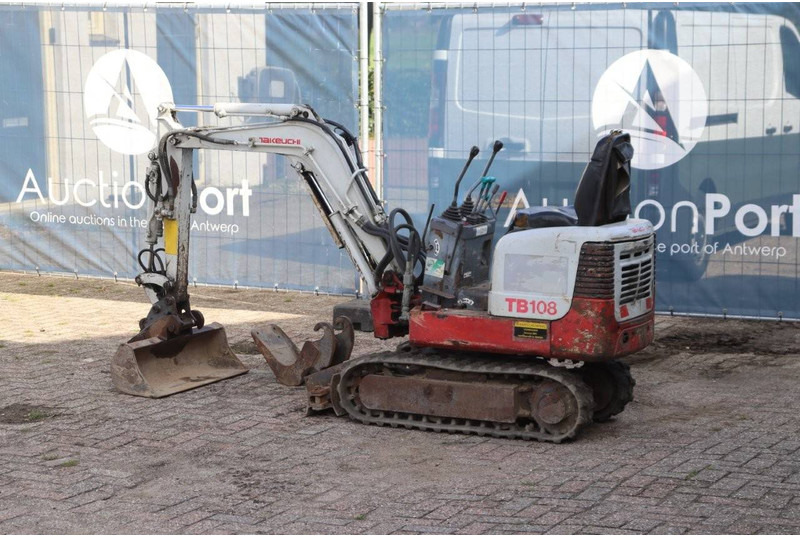 Takeuchi TB108 - Minikoparka: zdjęcie 3 Takeuchi TB108 - Minikoparka: zdjęcie 3