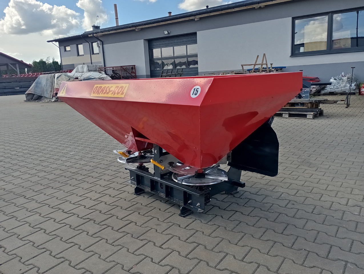 Grass Rol Rozsiewacz nawozów Junior 1200 l/ Düngerstreuer 1200l/ Fertilizer spreader 1200 - Rozsiewacz nawozów: zdjęcie 3 Grass Rol Rozsiewacz nawozów Junior 1200 l/ Düngerstreuer 1200l/ Fertilizer spreader 1200 - Rozsiewacz nawozów: zdjęcie 3