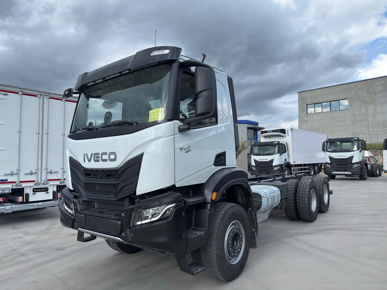 IVECO AD380T46 6x4 E6 (Chassis) - Samochód ciężarowe pod zabudowę: zdjęcie 1 IVECO AD380T46 6x4 E6 (Chassis) - Samochód ciężarowe pod zabudowę: zdjęcie 1