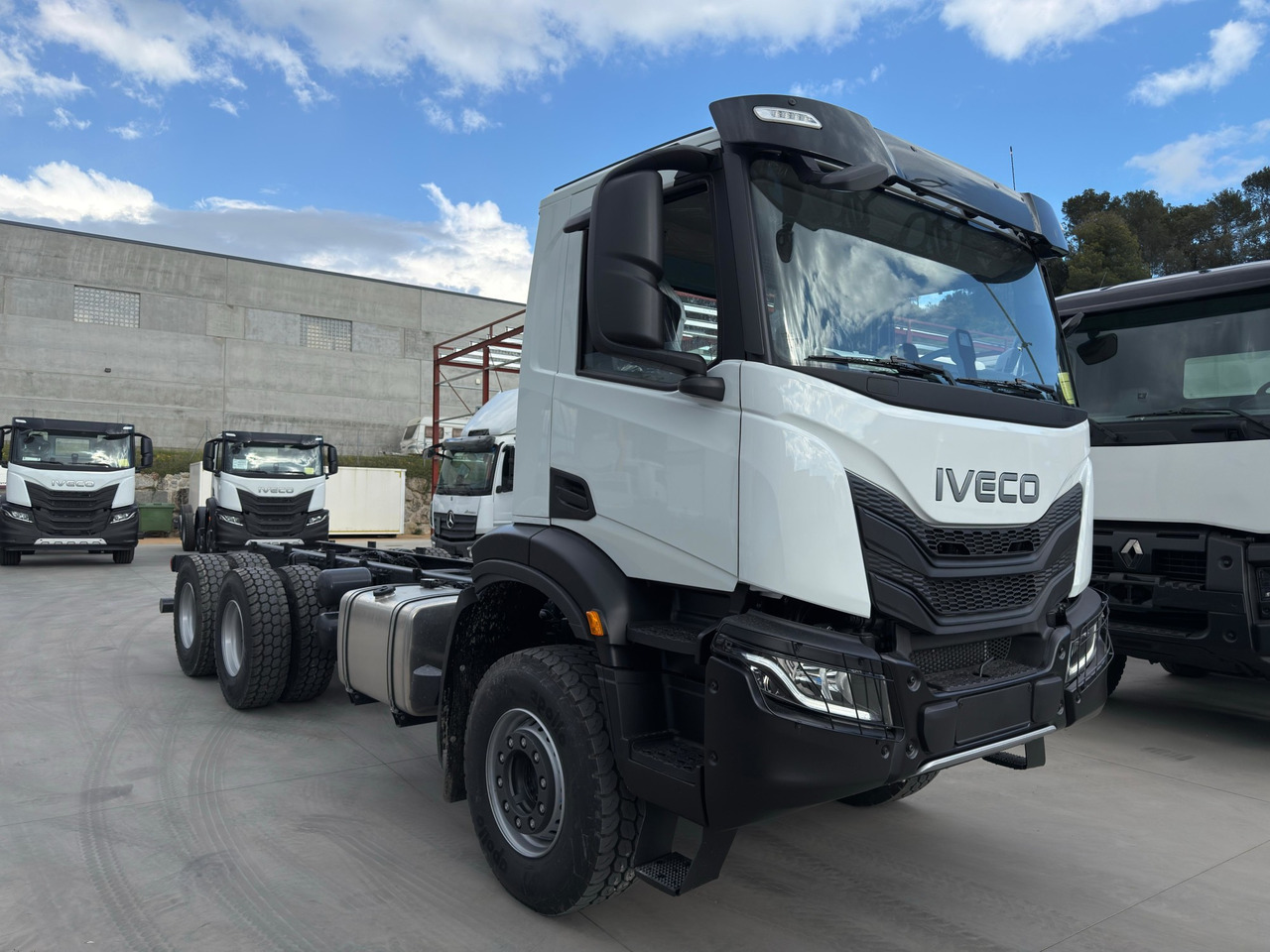 IVECO AD380T46 6x4 E6 (Chassis) - Samochód ciężarowe pod zabudowę: zdjęcie 2 IVECO AD380T46 6x4 E6 (Chassis) - Samochód ciężarowe pod zabudowę: zdjęcie 2
