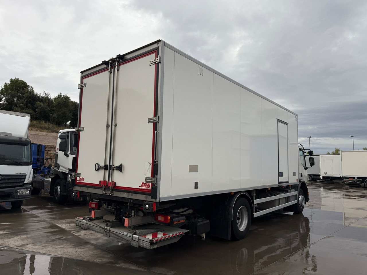 VOLVO FE320 E6 (Refrigerator) - Samochód ciężarowy chłodnia: zdjęcie 4 VOLVO FE320 E6 (Refrigerator) - Samochód ciężarowy chłodnia: zdjęcie 4