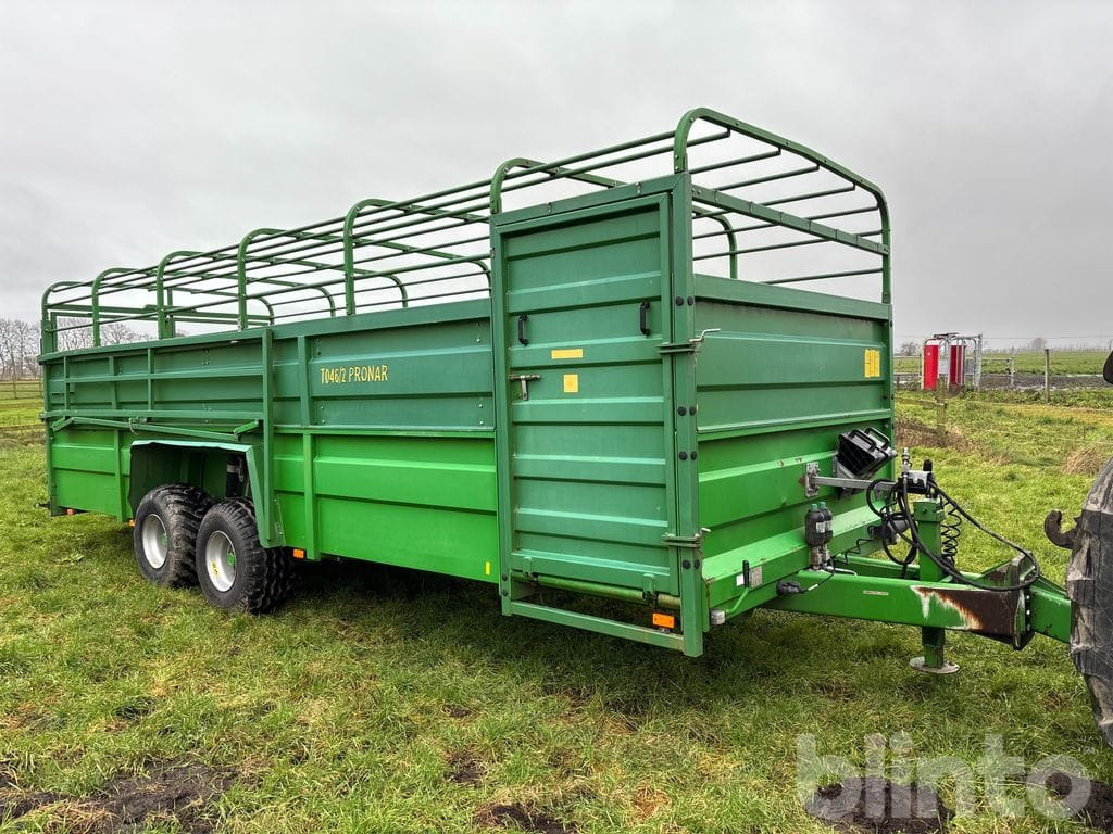 Pronar T046/2 - Przyczepa do przewozu zwierząt: zdjęcie 1 Pronar T046/2 - Przyczepa do przewozu zwierząt: zdjęcie 1